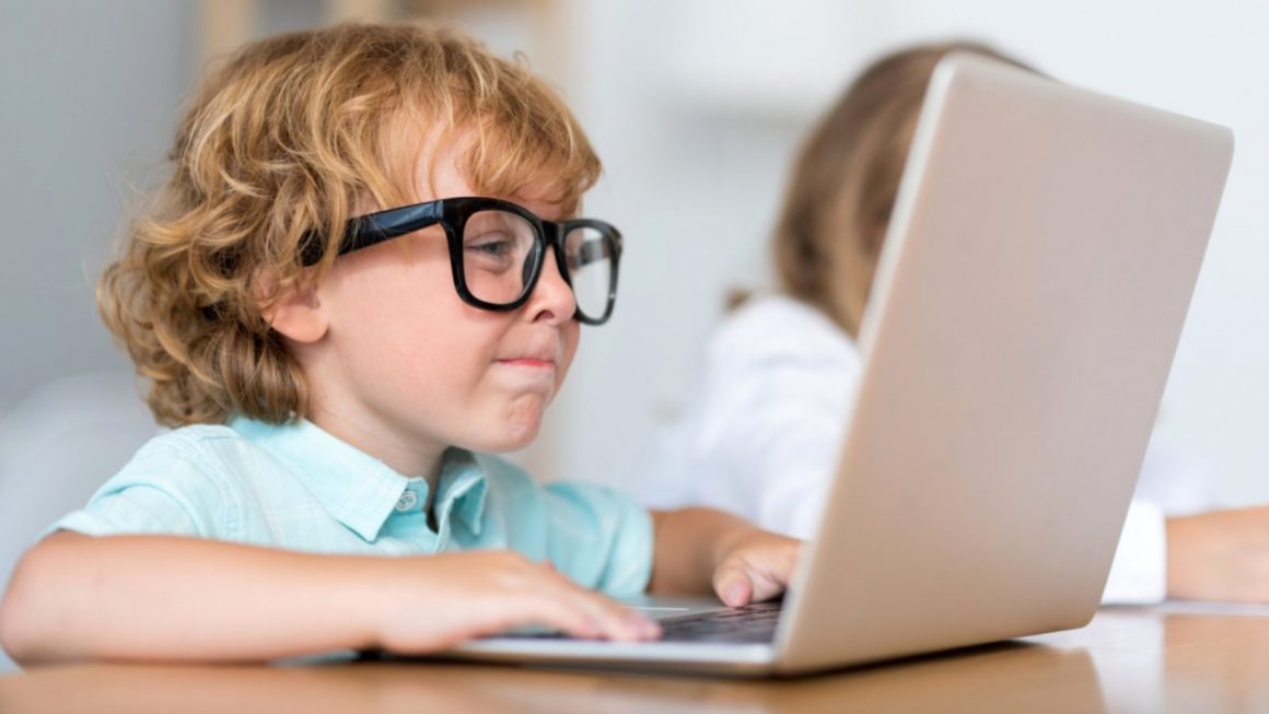 Игрушки для детей: путеводитель по развитию, безопасности и детскому интересу - 1